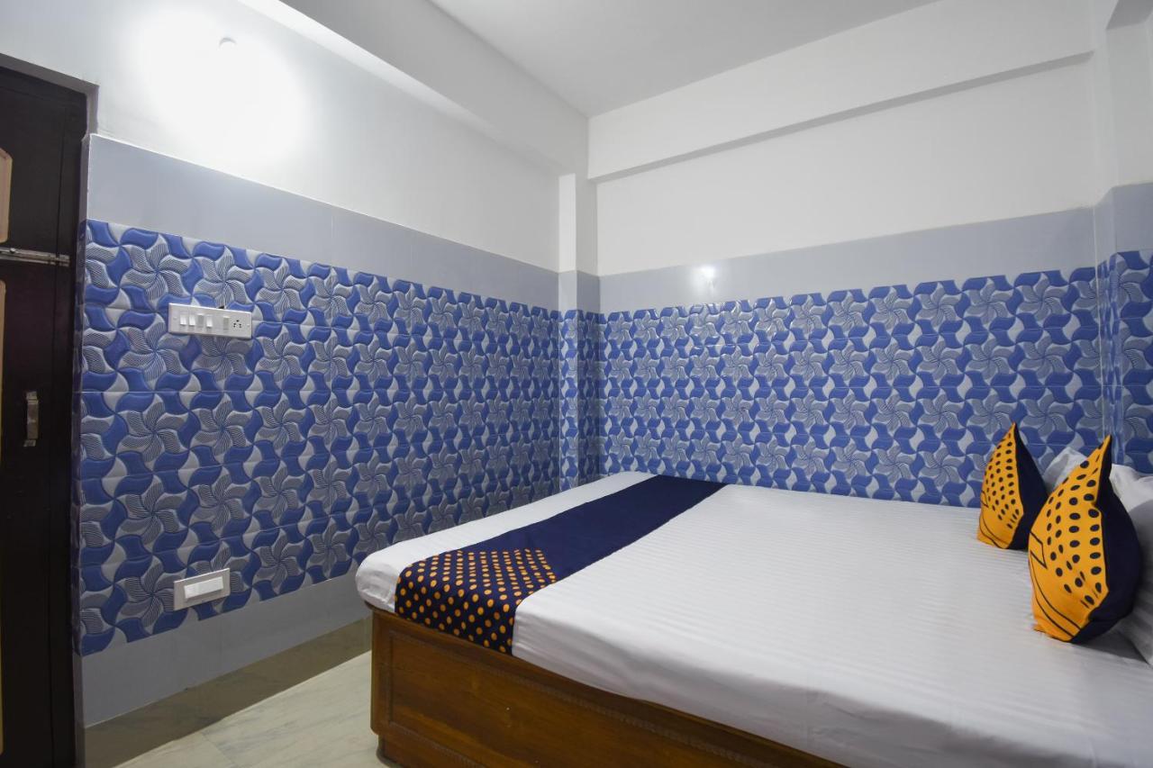 Oyo 73902 Vyttila Residency Hotel Kochi Exterior photo